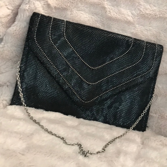 Clutch - Picture 1 of 3